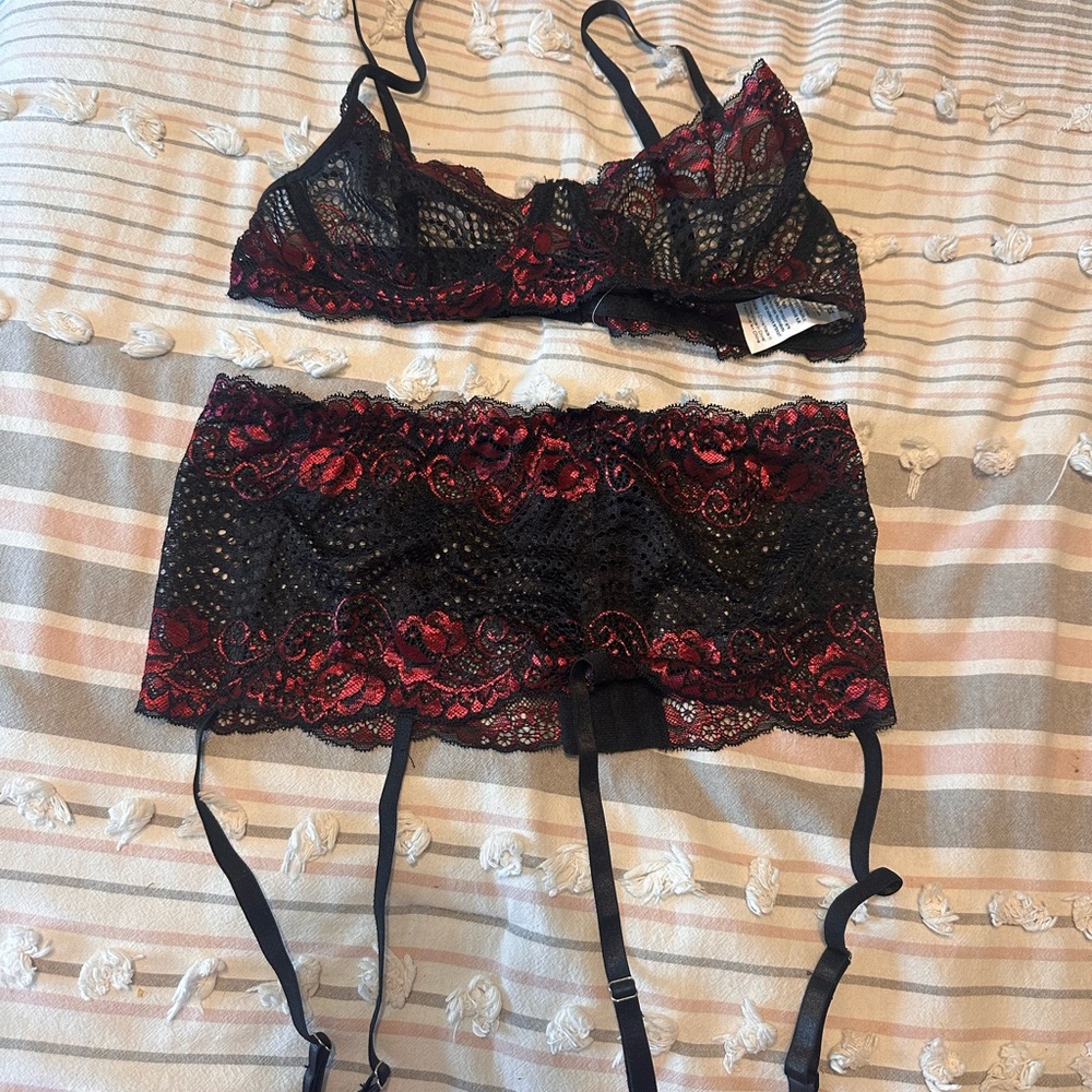 Lace Bralette and Garter Set in Black and pink